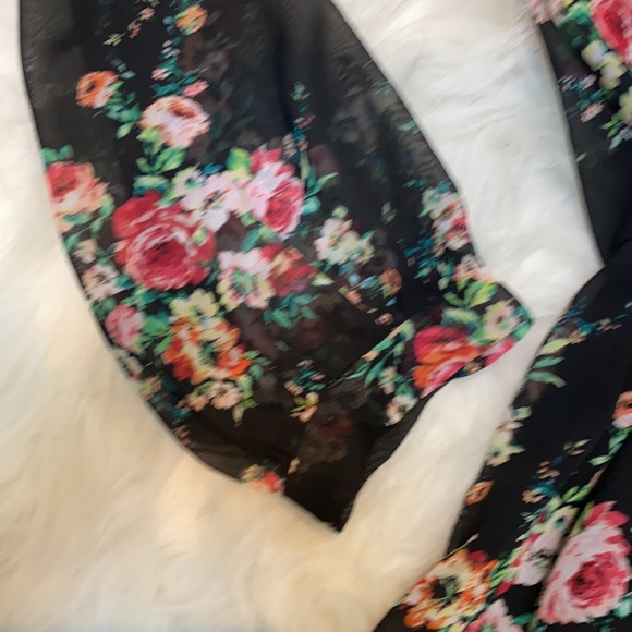 Emerald Sundae Black Floral Romper - S - Picture 2 of 3